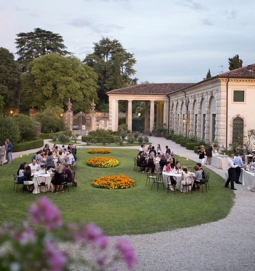 Intimate Wedding Reception in Villa Garden, Veneto